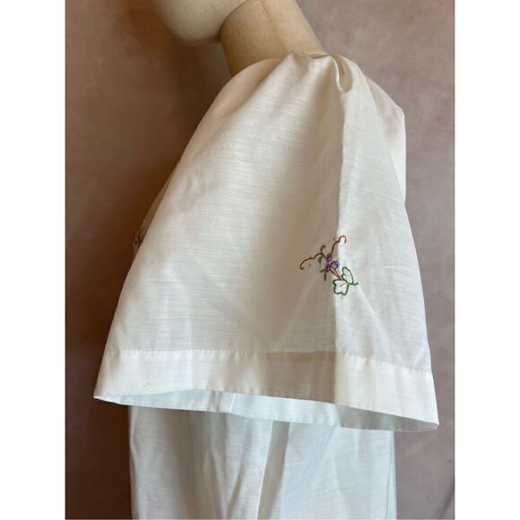 Vintage 1970s Embroidered Sears Nightgown - Picture 5 of 6